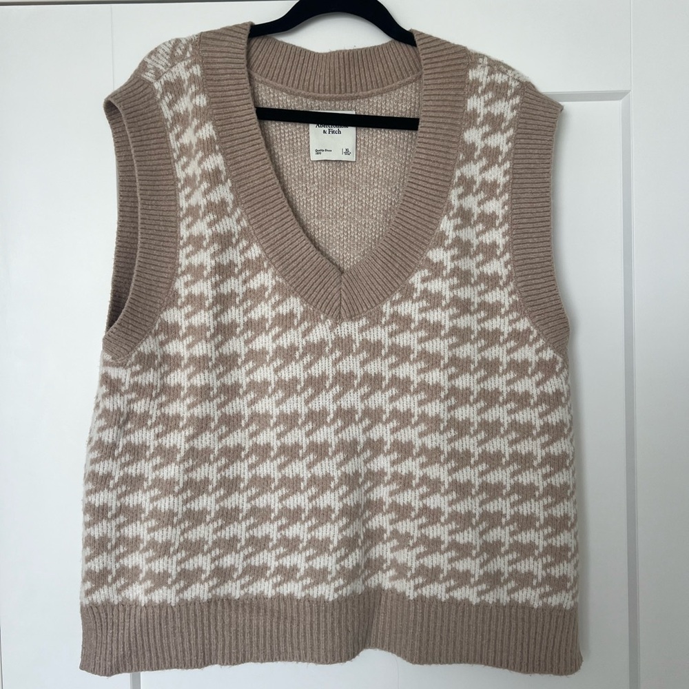 Abercrombie & Fitch Houndstooth Sweater Vest